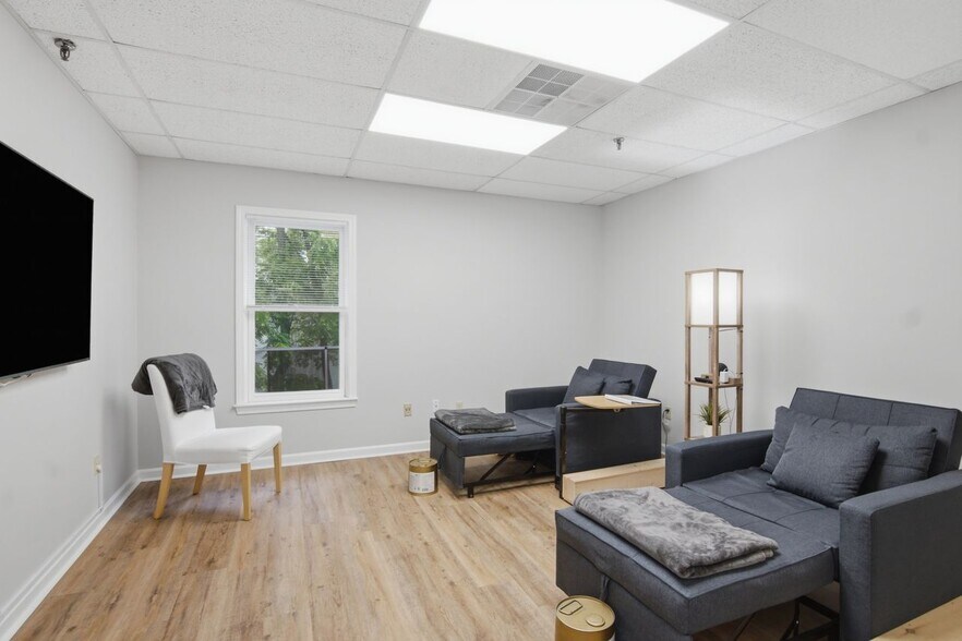 More Photos Of 3 Baldwin Green Cmn, Woburn Office For Sale