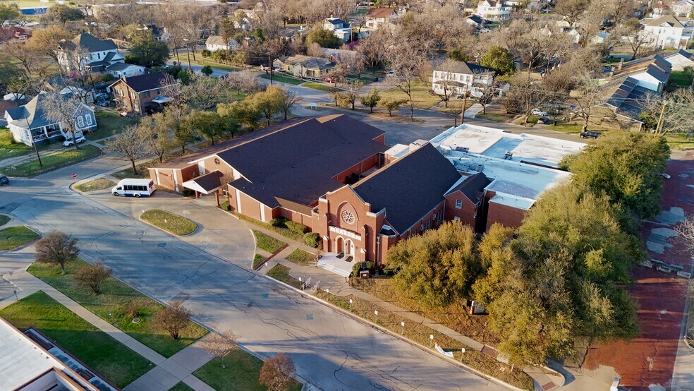 More Photos Of 300 N 5th St, Temple Religious Facility For Sale