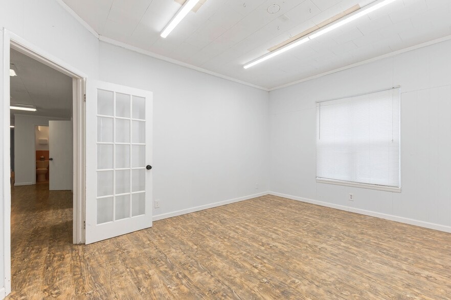 More Photos Of 1453 Pennsylvania Ave SE, Washington Storefront Retail Office For Lease