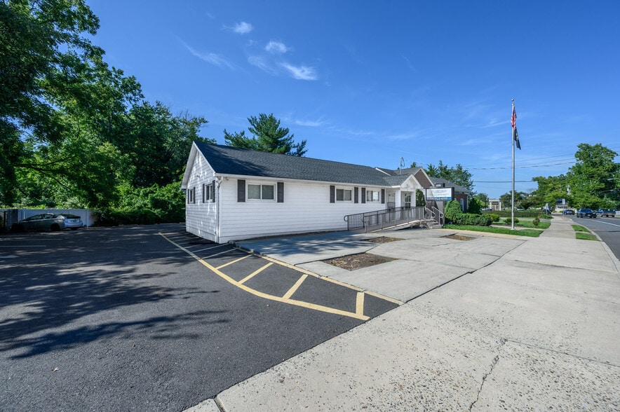 More Photos Of 438 Main St, Spotswood Medical For Sale