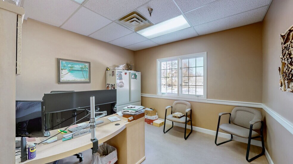 More Photos Of 1701 Spring St, Jeffersonville Medical For Sale