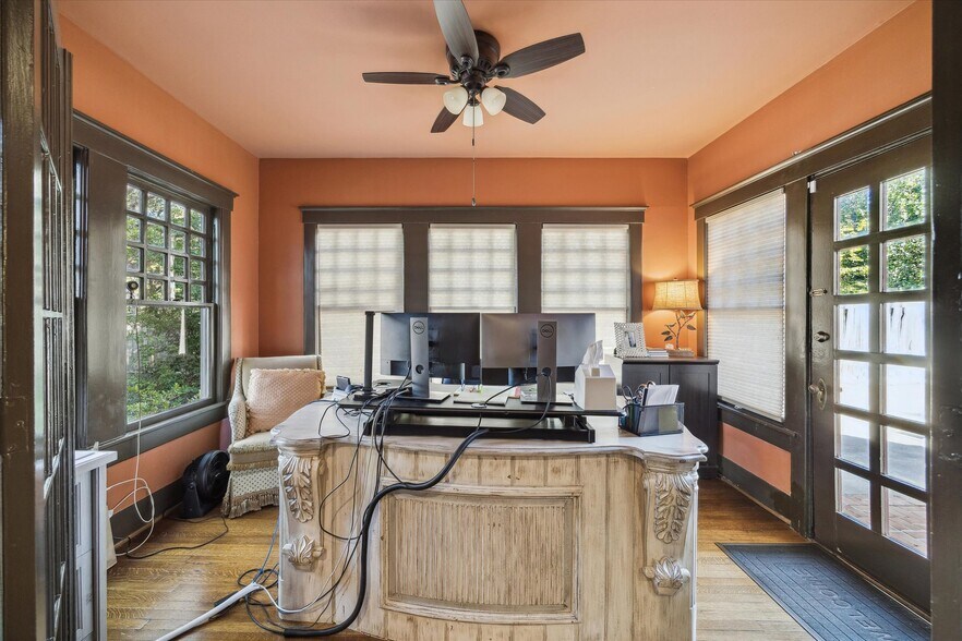 More Photos Of 815 Hawthorne St, Houston Office For Sale