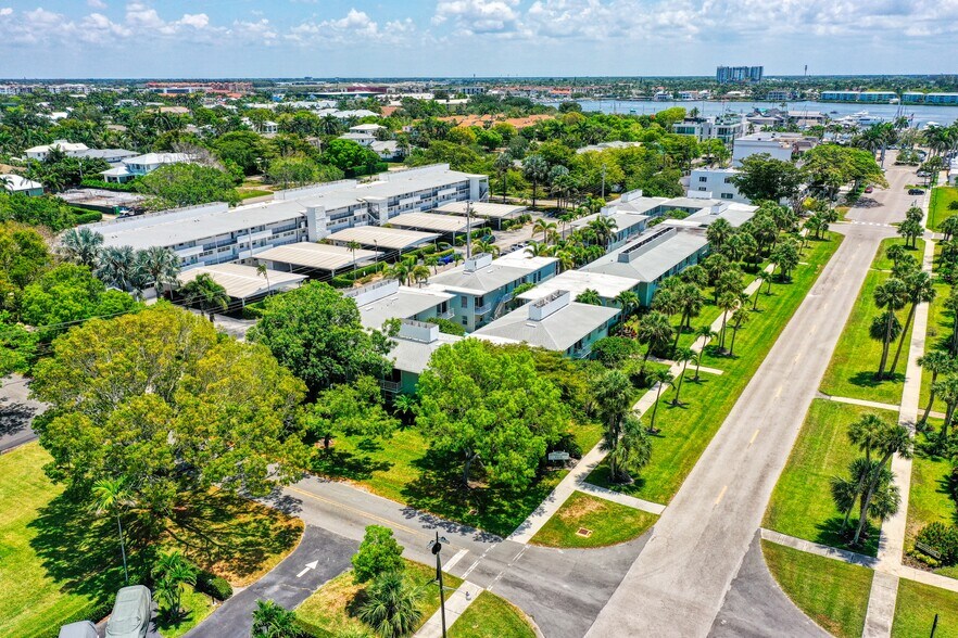 More Photos Of 601-687 12th Ave S, Naples Land For Sale