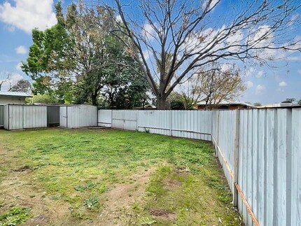 More Photos Of 152-156 Waller St, Benalla Specialty For Sale