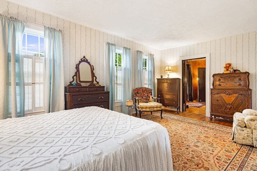 More Photos Of 1186 Old Us Hwy 70 W, Black Mountain Hospitality For Sale