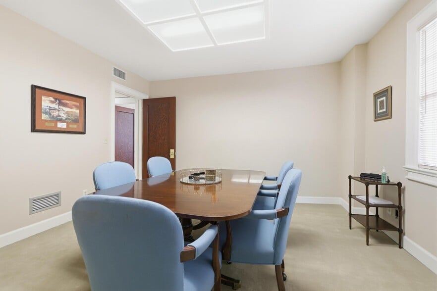 More Photos Of 431 E New York Ave, Deland Office For Sale