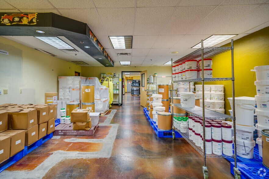 More Photos Of 711 E Carefree Hwy, Phoenix Unknown For Lease