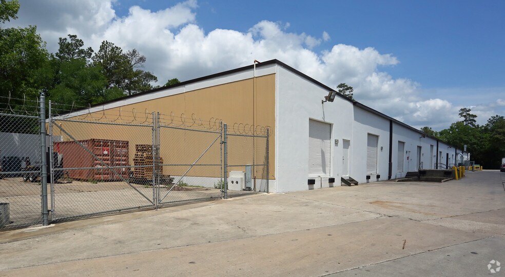 More Photos Of 410 S Trade Center Pky, The Woodlands Flex For Lease