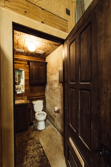 More Photos Of 75 Main St, Maxwell Warehouse For Lease