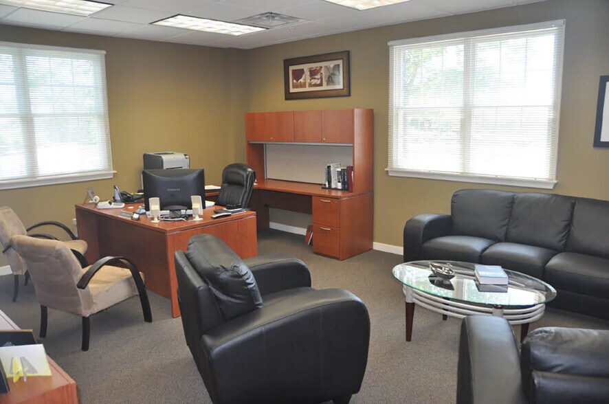 More Photos Of 54 Friends Ln, Newtown Office For Sale