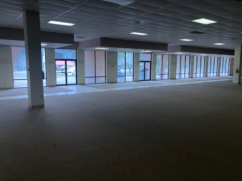 More Photos Of 10065 US Highway 129, Live Oak Freestanding For Sale