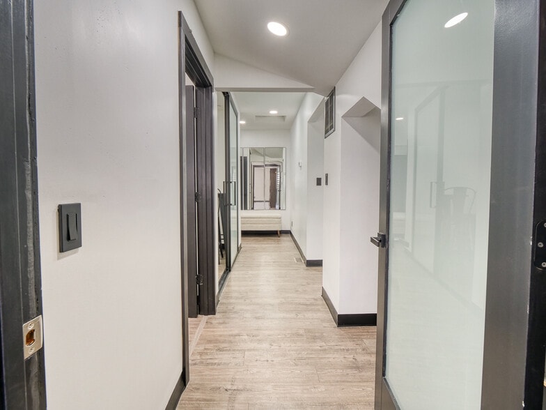 More Photos Of 10850 Pearl Rd, Strongsville Office For Sale