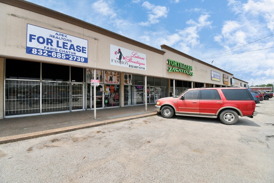 More Photos Of 7040-7058 Lawndale St, Houston Unknown For Lease