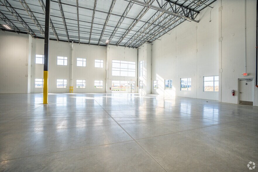 More Photos Of 20220 Fenside Crossing, Westfield Distribution For Lease