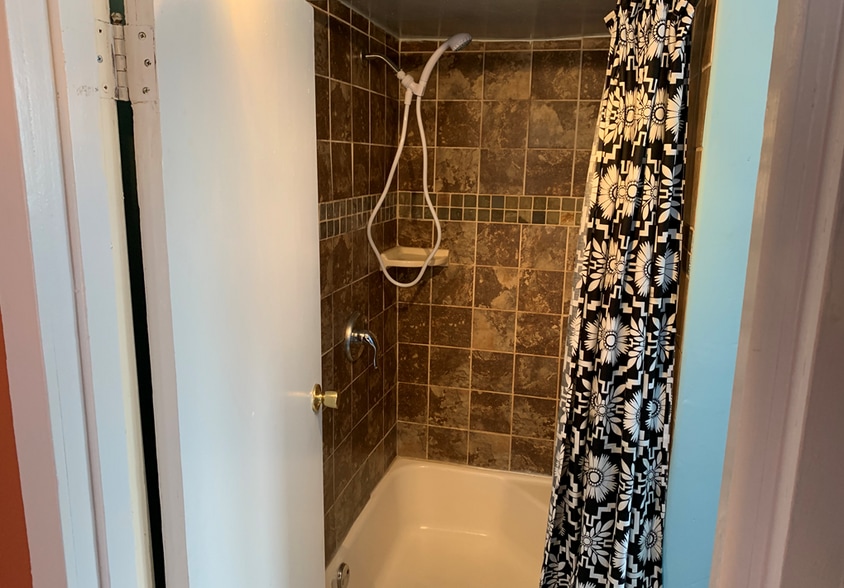 More Photos Of 4114 E 17th St, Oakland Apartments For Sale