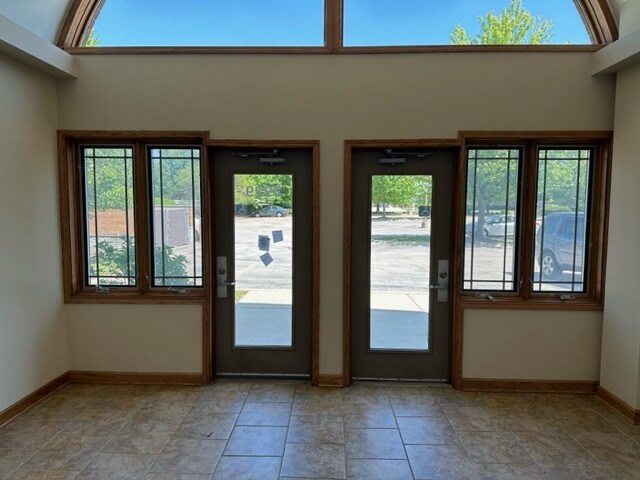 More Photos Of 3911-3929 Mercy Dr, Mchenry Office For Sale