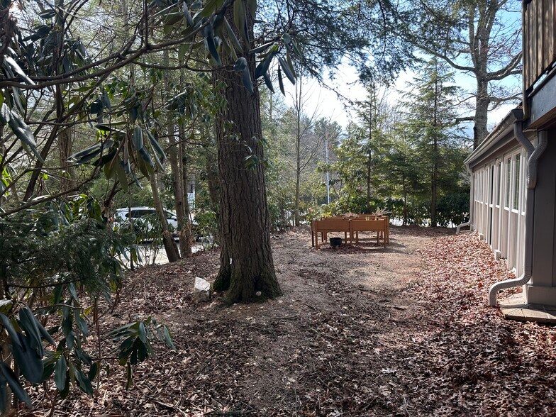 More Photos Of 430 Carolina Way, Highlands Flex For Sale