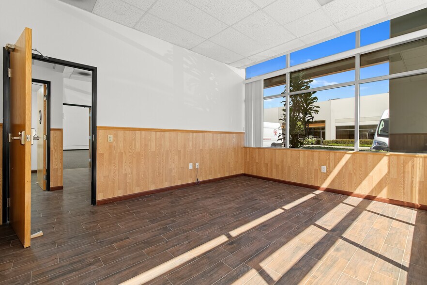 More Photos Of 11264 Monarch St, Garden Grove Warehouse For Sale