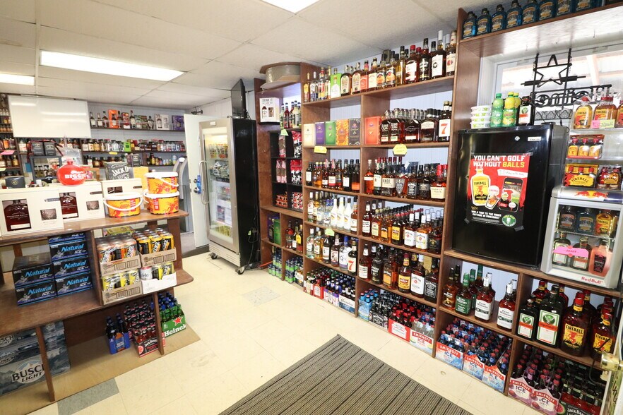 More Photos Of 2788 Main St, Patriot Freestanding For Sale