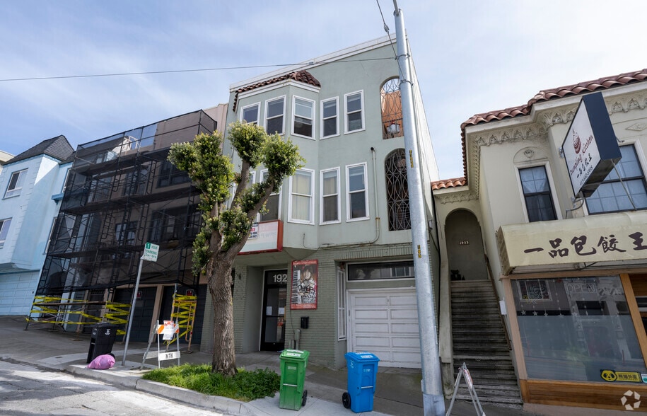 More Photos Of 1927-1929 Taraval St, San Francisco Apartments For Lease