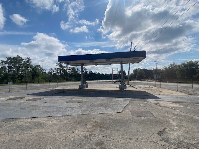 More Photos Of 6023 Kingsley Lake Dr, Starke Service Station For Sale