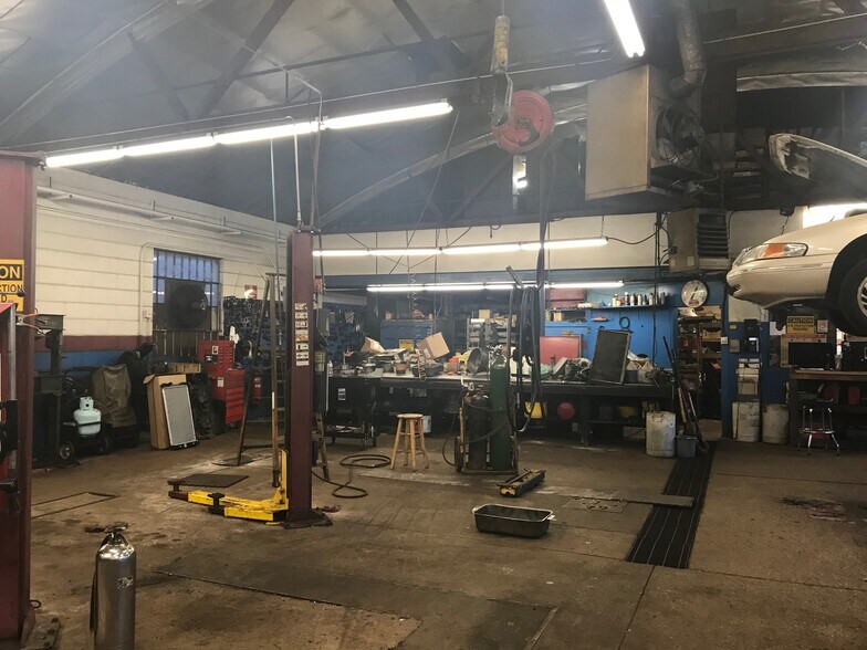 More Photos Of 9665 W 55th St, Countryside Auto Repair For Sale