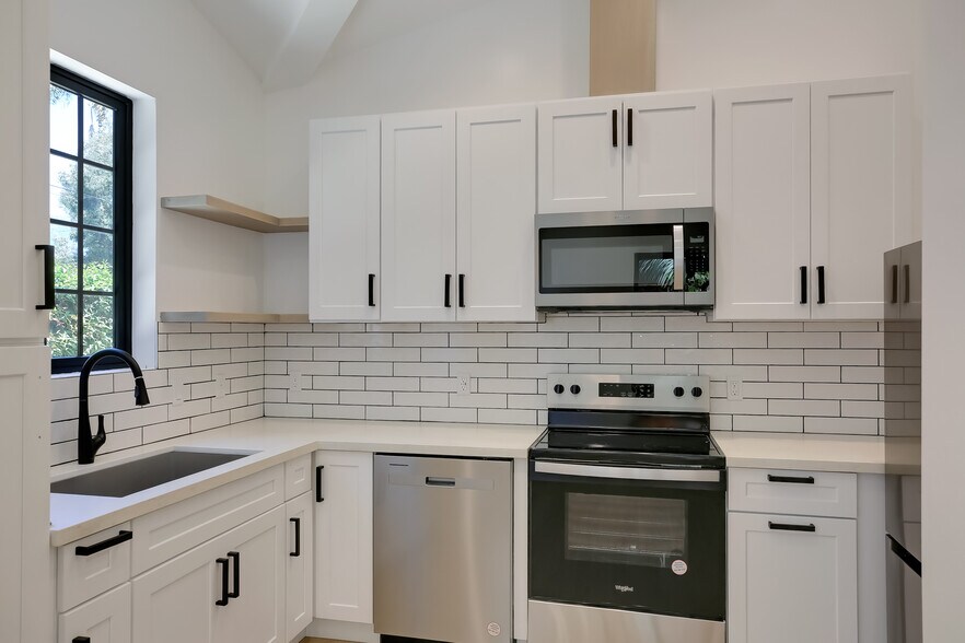 More Photos Of 102 S Voluntario St, Santa Barbara Multifamily For Sale