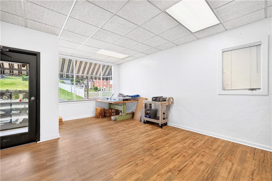 More Photos Of 453 Wall Ave, Wilmerding Office For Sale