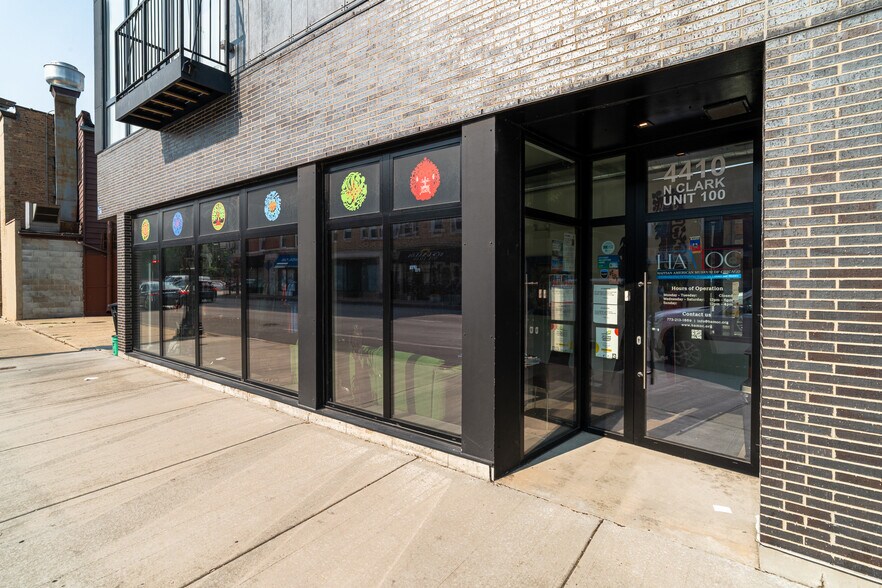 More Photos Of 4410 N Clark St, Chicago Apartments For Lease