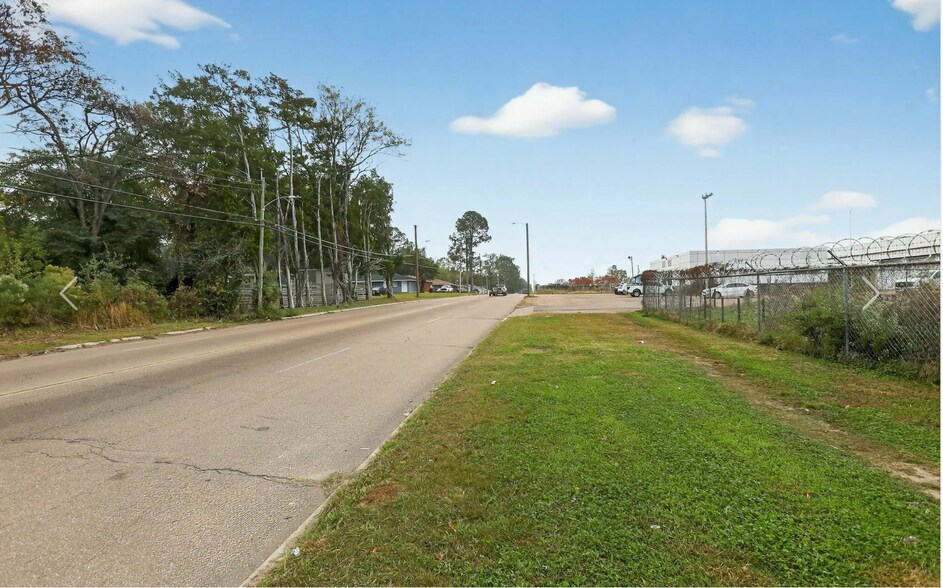 More Photos Of 3705 N West St, Jackson Self Storage For Sale