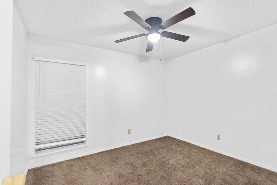 More Photos Of 1810 Bishop Rd, Bryant Apartments For Sale