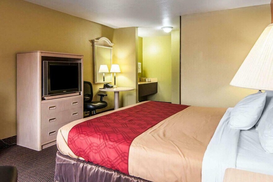 More Photos Of 345 NW 2nd St, Corvallis Hotel For Sale