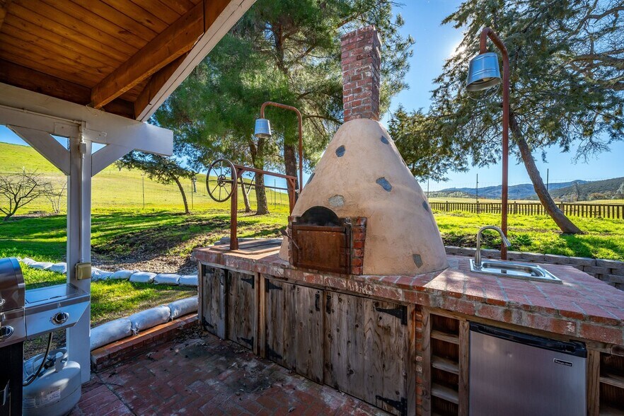 More Photos Of 535 Calf Canyon Hwy, Creston Winery Vineyard For Sale