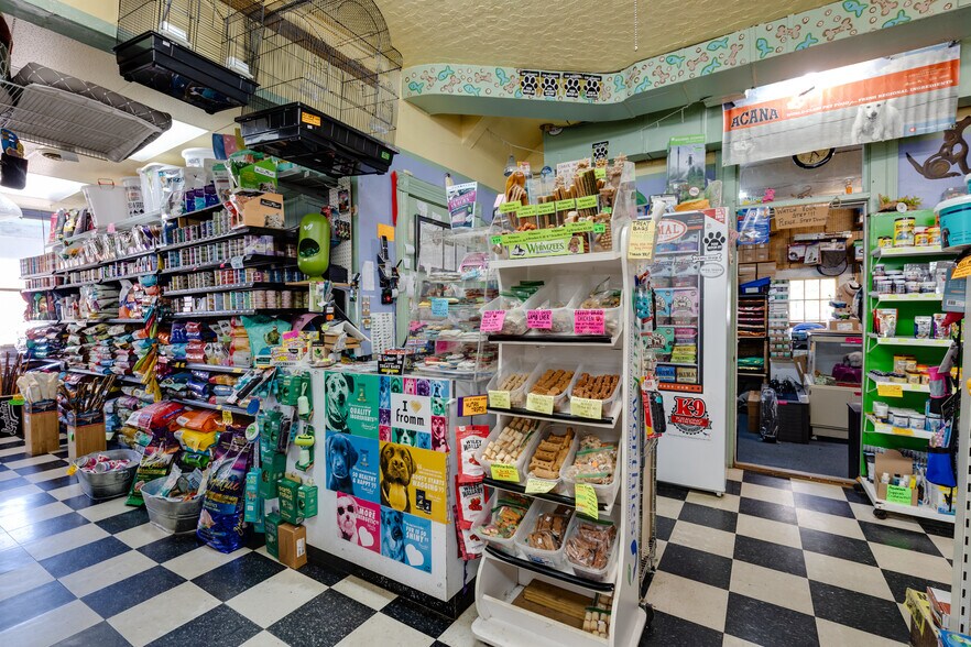 More Photos Of 307 Railroad Ave, Ashland Storefront Retail Residential For Sale