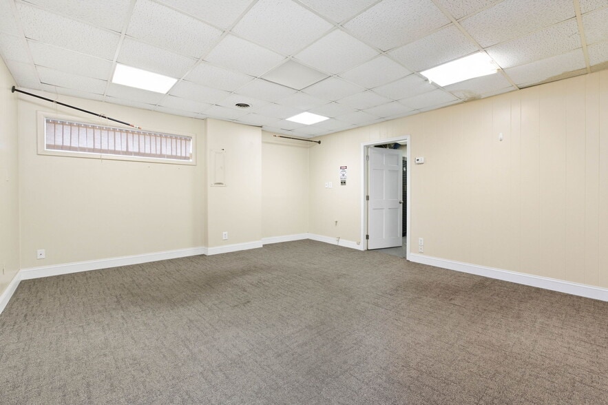 More Photos Of 207 Eiler Ave, Louisville Warehouse For Sale