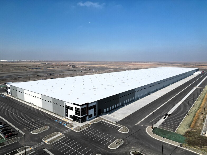 More Photos Of 1195 N 6550, Salt Lake City Distribution For Lease