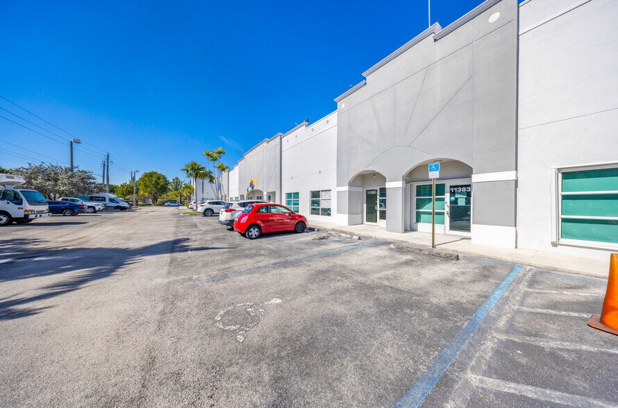 More Photos Of 11379-11399 NW 122nd St, Medley Warehouse For Sale