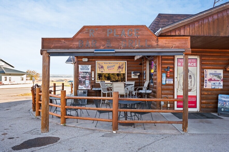 More Photos Of 2 Hays Blvd, Pine Haven Restaurant For Sale