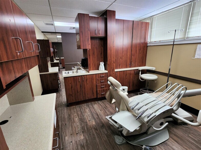 More Photos Of 1930 S Federal Blvd, Denver Medical For Sale