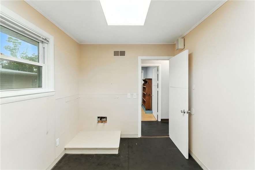 More Photos Of 2789 Post Rd, Warwick Office Residential For Sale