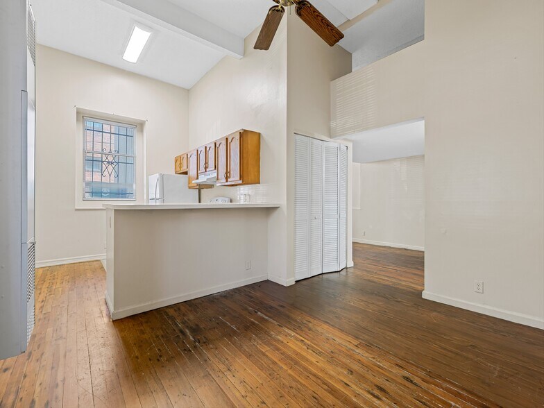 More Photos Of 58 Broadway St, Asheville Storefront Retail Residential For Sale