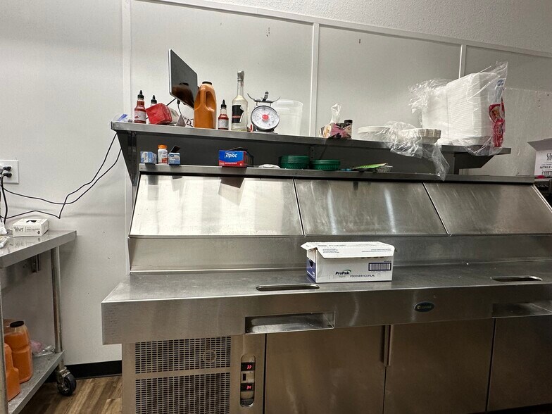 More Photos Of 277 Luther Seiber Blvd, Pioneer Restaurant For Sale