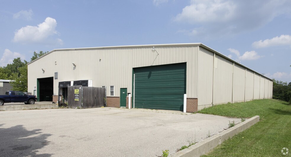 More Photos Of 701 Sunset Dr, Round Lake Warehouse For Sale