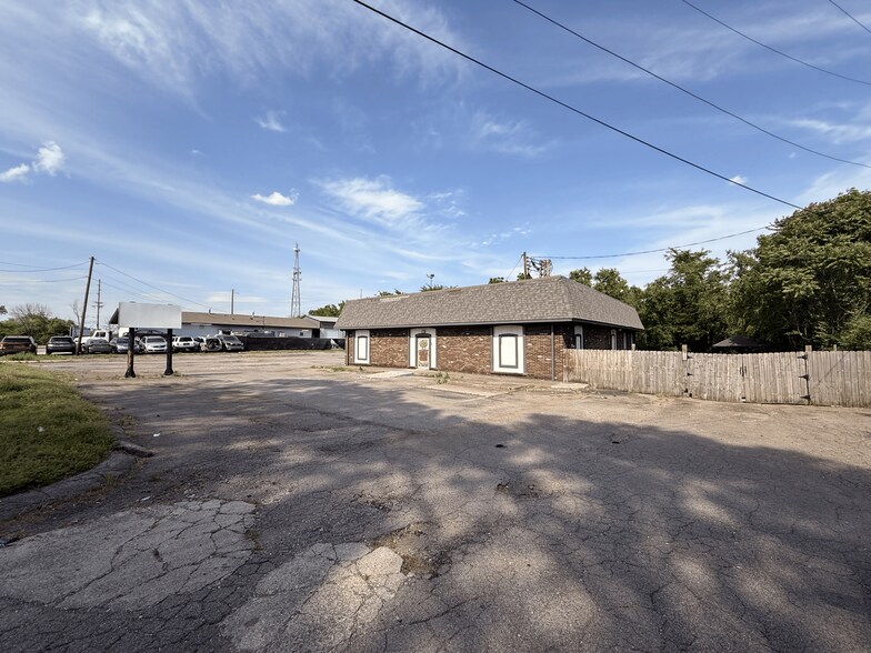 More Photos Of 449 Moss Trl, Goodlettsville Storefront Retail Office For Sale