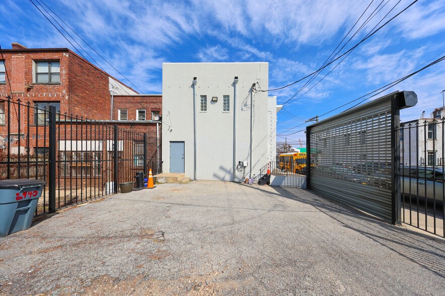 More Photos Of 2940 Richmond Ter, Staten Island Loft Creative Space For Sale