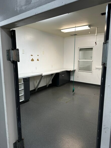 More Photos Of 7680 Clybourn Ave, Sun Valley Light Manufacturing For Lease