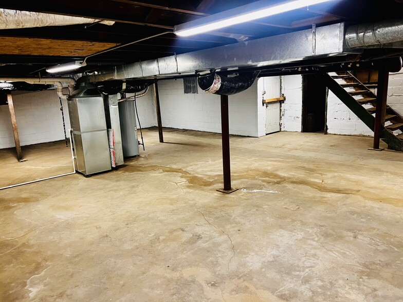 More Photos Of 2601-2603 N 45th St, Omaha Office Residential For Sale