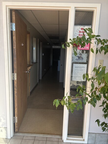 More Photos Of 5210 Pleasant View Rd, Memphis Showroom For Lease