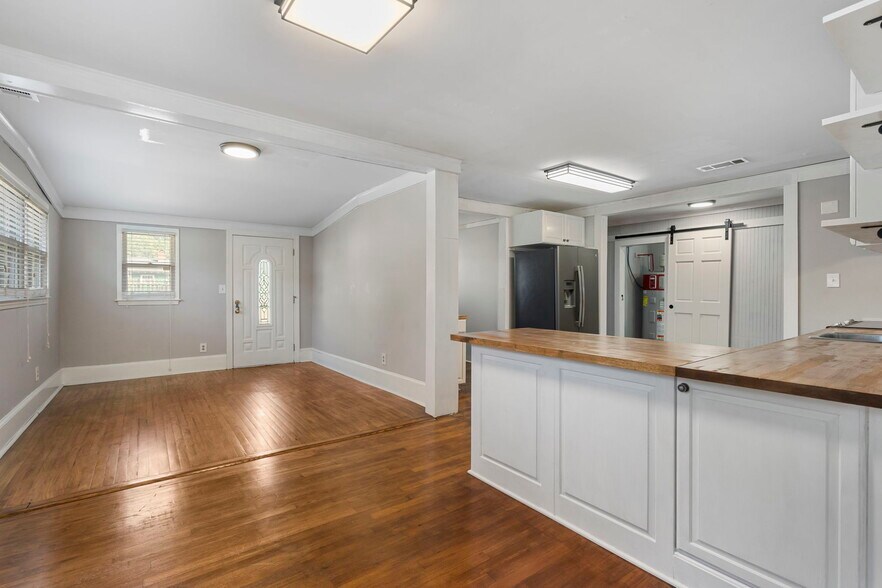 More Photos Of 120 Maybelle St, Cartersville Office For Sale