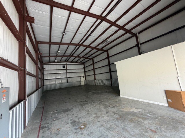 More Photos Of 10251 Tanner Rd, Houston Warehouse For Lease